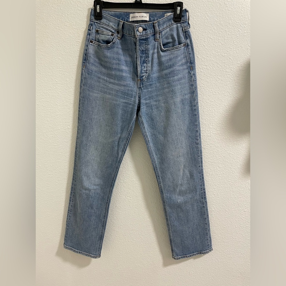 Aritzia Denim Forum the arlo high rise straight lightwash Blue Jeans